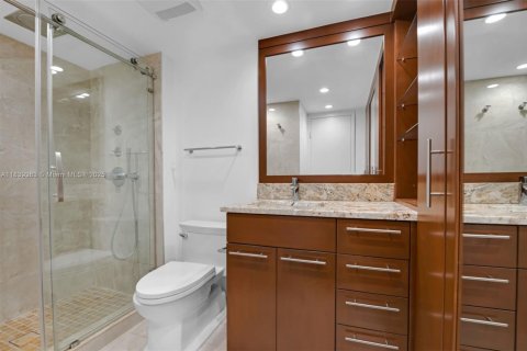 Condo in Aventura, Florida, 2 bedrooms  № 1830158 - photo 27