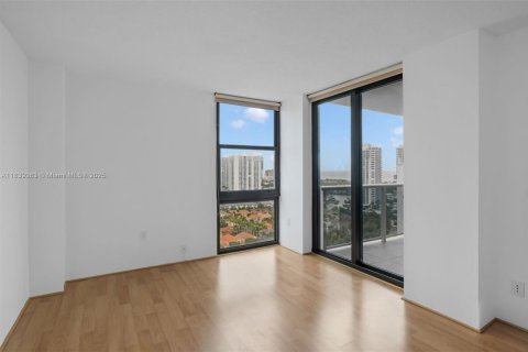 Condo in Aventura, Florida, 2 bedrooms  № 1830158 - photo 23