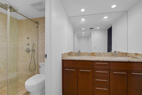 Condo in Aventura, Florida, 2 bedrooms  № 1830158 - photo 30