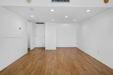Condo in Aventura, Florida, 2 bedrooms  № 1830158 - photo 5