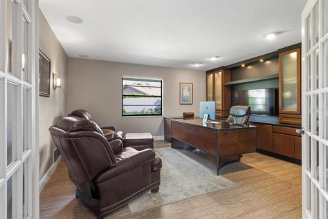 House in Sarasota, Florida 5 bedrooms, 487.83 sq.m. № 1532764 - photo 22