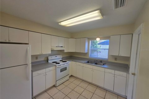Снять в аренду виллу или дом в Тампа, Флорида 3 спальни, 87.89м2, № 2150202 - фото 3