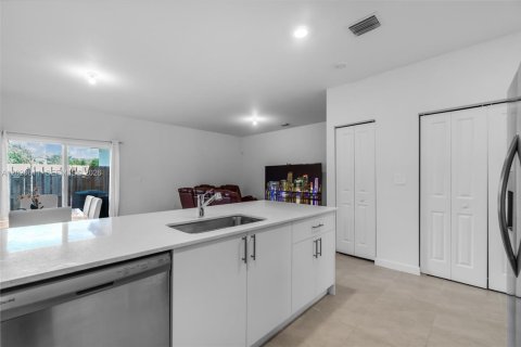 Touwnhouse à vendre à Homestead, Floride: 4 chambres, 175.77 m2 № 2256828 - photo 7