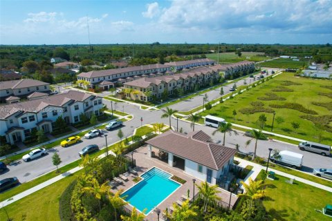 Touwnhouse à vendre à Homestead, Floride: 4 chambres, 175.77 m2 № 2256828 - photo 25