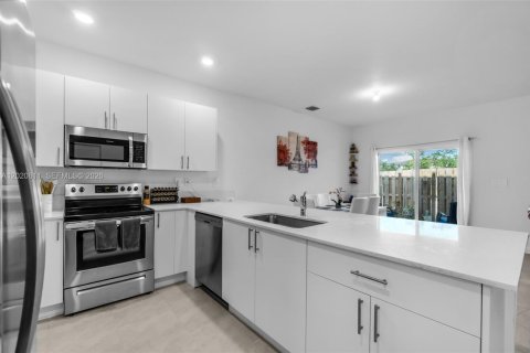 Touwnhouse à vendre à Homestead, Floride: 4 chambres, 175.77 m2 № 2256828 - photo 6