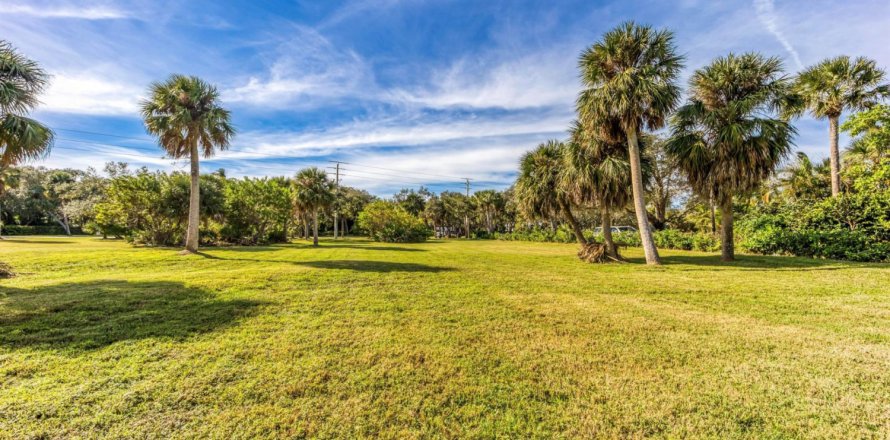 Land in Sewall's Point, Florida № 913673