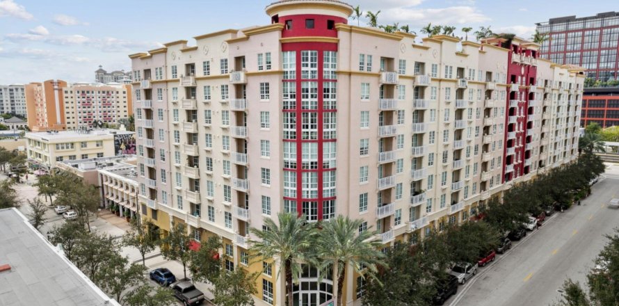 Condo in West Palm Beach, Florida, 2 bedrooms № 1207521