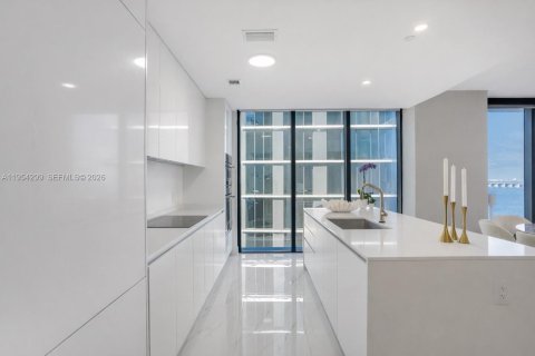 Condo in Miami, Florida, 4 bedrooms № 2008332 - photo 8