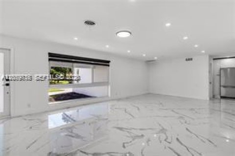 Villa ou maison à vendre à Fort Lauderdale, Floride: 3 chambres, 188.59 m2 № 2181803 - photo 13