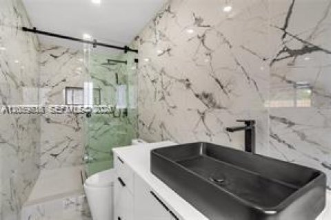 Villa ou maison à vendre à Fort Lauderdale, Floride: 3 chambres, 188.59 m2 № 2181803 - photo 5