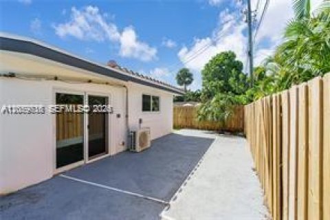 Villa ou maison à vendre à Fort Lauderdale, Floride: 3 chambres, 188.59 m2 № 2181803 - photo 4