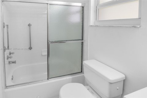 Villa ou maison à vendre à Plantation, Floride: 2 chambres, 144.93 m2 № 1989105 - photo 23