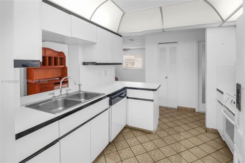 Villa ou maison à vendre à Plantation, Floride: 2 chambres, 144.93 m2 № 1989105 - photo 13