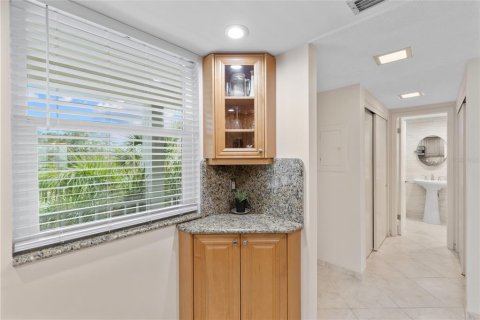 Condo in Longboat Key, Florida, 1 bedroom  № 1551330 - photo 17