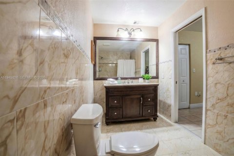 Купить виллу или дом в Майами, Флорида 3 спальни, 150.04м2, № 2001262 - фото 13