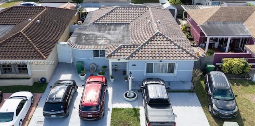 Дом в Майами, Флорида 3 спальни, 150.04м2 № 2001262