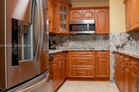 Купить виллу или дом в Майами, Флорида 3 спальни, 150.04м2, № 2001262 - фото 12