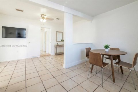 Купить виллу или дом в Майами, Флорида 3 спальни, 150.04м2, № 2001262 - фото 24