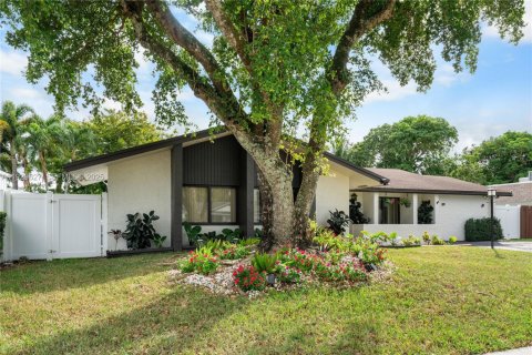 Villa ou maison à vendre à Cooper City, Floride: 4 chambres, 183.57 m2 № 1989283 - photo 2