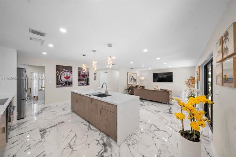 Villa ou maison à vendre à Cooper City, Floride: 4 chambres, 183.57 m2 № 1989283 - photo 7