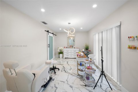 Villa ou maison à vendre à Cooper City, Floride: 4 chambres, 183.57 m2 № 1989283 - photo 11