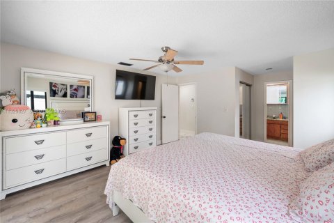 Villa ou maison à vendre à Cooper City, Floride: 4 chambres, 183.57 m2 № 1989283 - photo 16