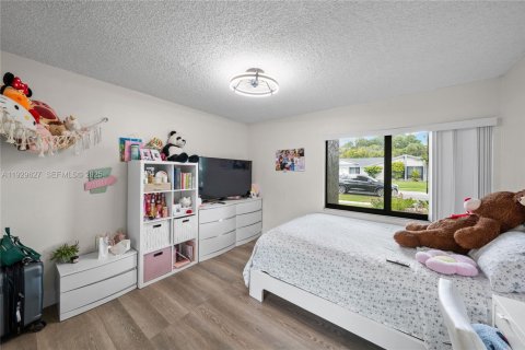 Villa ou maison à vendre à Cooper City, Floride: 4 chambres, 183.57 m2 № 1989283 - photo 23