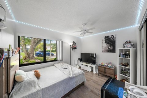 Villa ou maison à vendre à Cooper City, Floride: 4 chambres, 183.57 m2 № 1989283 - photo 25