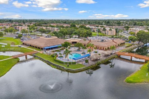 Condominio en venta en Sunrise, Florida, 1 dormitorio, 59.46 m2 № 2170768 - foto 2