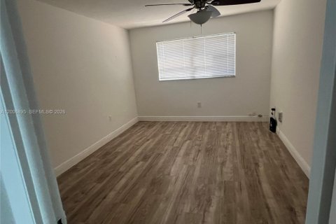 Condominio en venta en Sunrise, Florida, 1 dormitorio, 59.46 m2 № 2170768 - foto 16