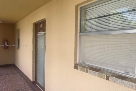 Condominio en venta en Sunrise, Florida, 1 dormitorio, 59.46 m2 № 2170768 - foto 4