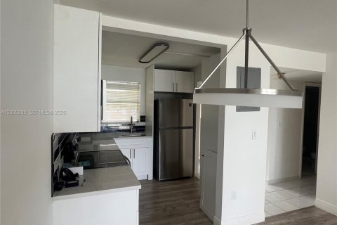 Condominio en venta en Sunrise, Florida, 1 dormitorio, 59.46 m2 № 2170768 - foto 11