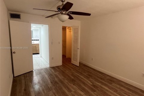 Condominio en venta en Sunrise, Florida, 1 dormitorio, 59.46 m2 № 2170768 - foto 17