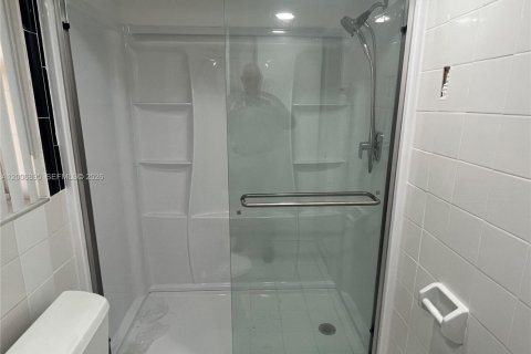 Condominio en venta en Sunrise, Florida, 1 dormitorio, 59.46 m2 № 2170768 - foto 14