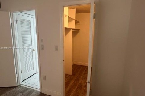 Condominio en venta en Sunrise, Florida, 1 dormitorio, 59.46 m2 № 2170768 - foto 19