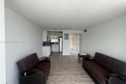 Condominio en venta en Sunrise, Florida, 1 dormitorio, 59.46 m2 № 2170768 - foto 10
