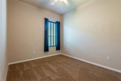 House in Land O' Lakes, Florida 5 bedrooms, 309.64 sq.m. № 2391335 - photo 17