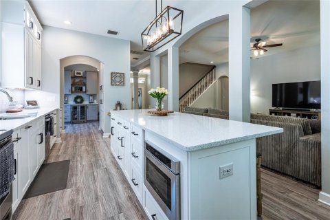House in Land O' Lakes, Florida 5 bedrooms, 309.64 sq.m. № 2391335 - photo 10