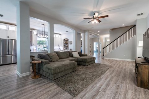 House in Land O' Lakes, Florida 5 bedrooms, 309.64 sq.m. № 2391335 - photo 8