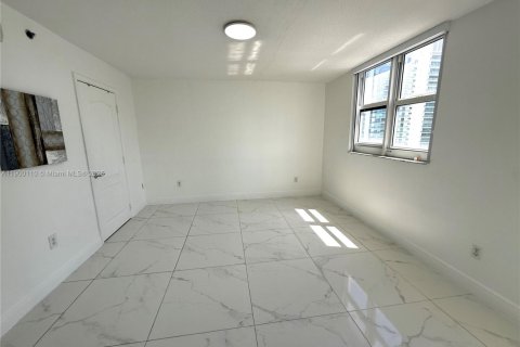 Снять в аренду кондоминиум в Майами, Флорида 2 спальни, 95.69м2, № 1952730 - фото 13