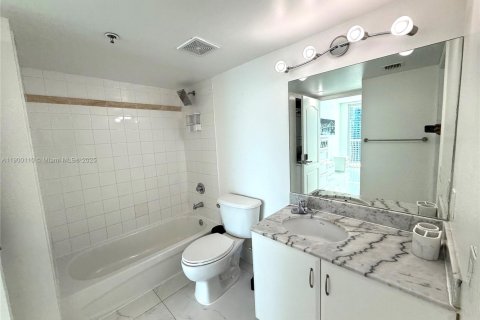 Снять в аренду кондоминиум в Майами, Флорида 2 спальни, 95.69м2, № 1952730 - фото 17