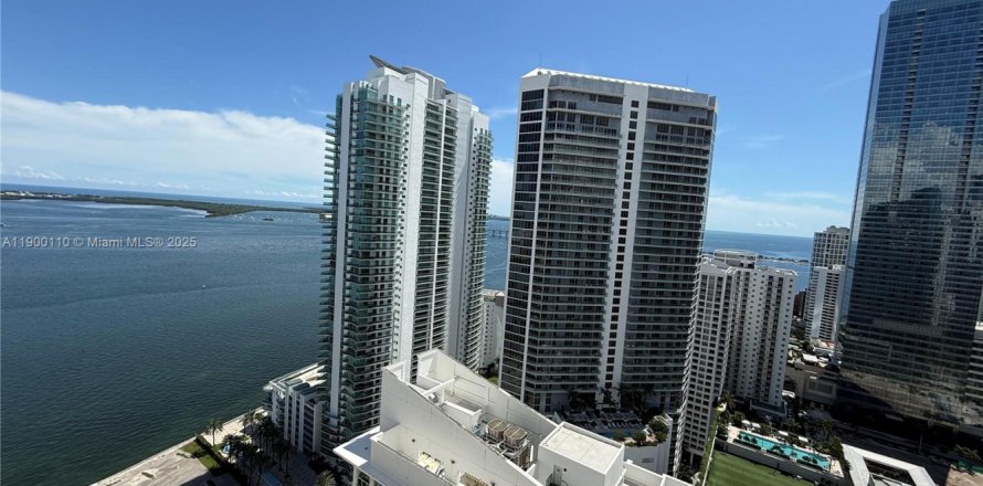 Кондоминиум с 2 спальнями в Майами, Флорида № 1952730