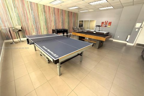 Снять в аренду кондоминиум в Майами, Флорида 2 спальни, 95.69м2, № 1952730 - фото 26