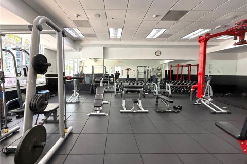 Снять в аренду кондоминиум в Майами, Флорида 2 спальни, 95.69м2, № 1952730 - фото 29