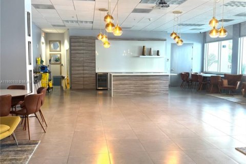 Снять в аренду кондоминиум в Майами, Флорида 2 спальни, 95.69м2, № 1952730 - фото 23