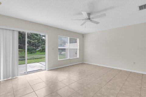 Купить таунхаус в Сеффнер, Флорида 5 комнат, 142.05м2, № 1761144 - фото 10