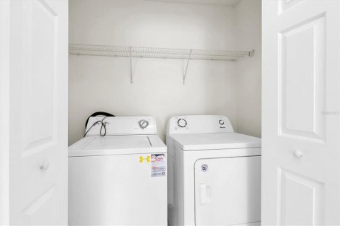 Купить таунхаус в Сеффнер, Флорида 5 комнат, 142.05м2, № 1761144 - фото 20