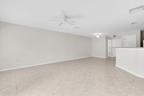 Купить таунхаус в Сеффнер, Флорида 5 комнат, 142.05м2, № 1761144 - фото 11