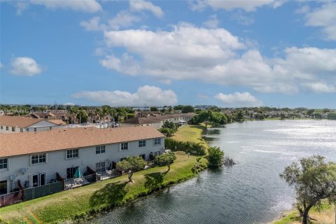 Condominio en venta en Miami, Florida, 3 dormitorios, 131.46 m2 № 1802537 - foto 20