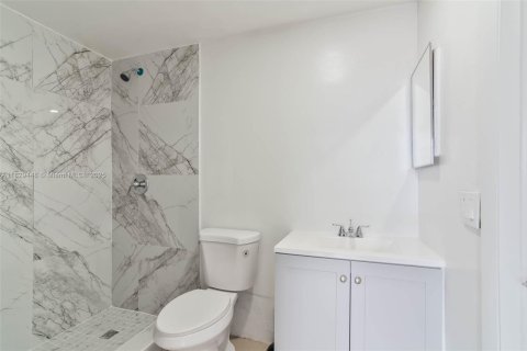 Condominio en venta en Miami, Florida, 3 dormitorios, 131.46 m2 № 1802537 - foto 17